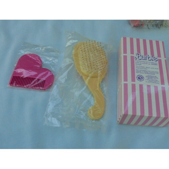 Barbie Shape Hair Brush and Heart Shape Comb Children Set Avon 1989 Vintage