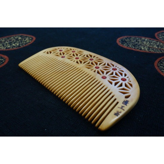 Japanese hair comb Tsuge Boxwood Hemp Seeds design handmade with Camellia Oil