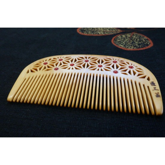 Japanese hair comb Tsuge Boxwood Hemp Seeds design handmade with Camellia Oil