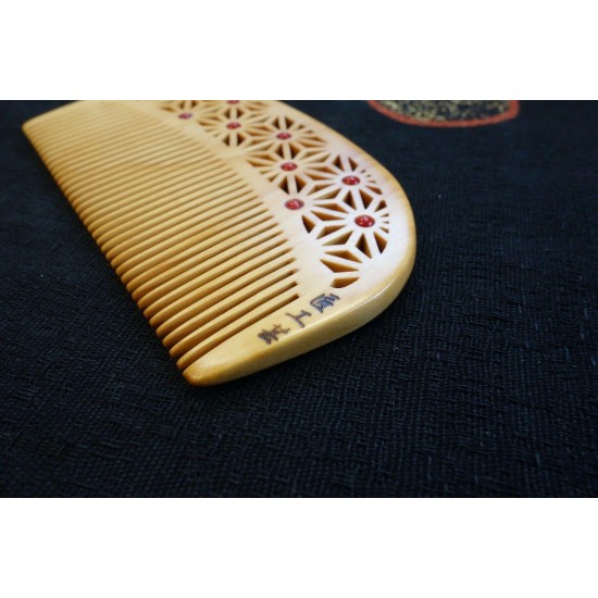 Japanese hair comb Tsuge Boxwood Hemp Seeds design handmade with Camellia Oil