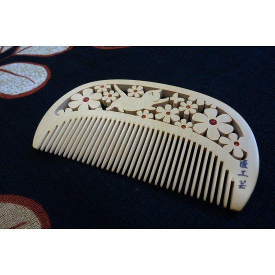 Japanese hair comb Tsuge Boxwood Cat design handmade with Camellia Oil JAPAN F/S