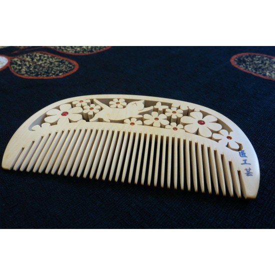 Japanese hair comb Tsuge Boxwood Cat design handmade with Camellia Oil JAPAN F/S