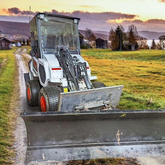 1/4” Universal Quick Attach Plate Compatible with Kubota and Bobcat Skid Steers and Tractors